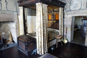 Four poster bed at Gladstone's Land